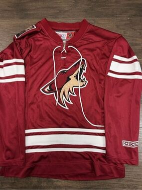 CCM Phoenix Coyotes Jersey Womens Medium Red NHL For Her Ice Hockey